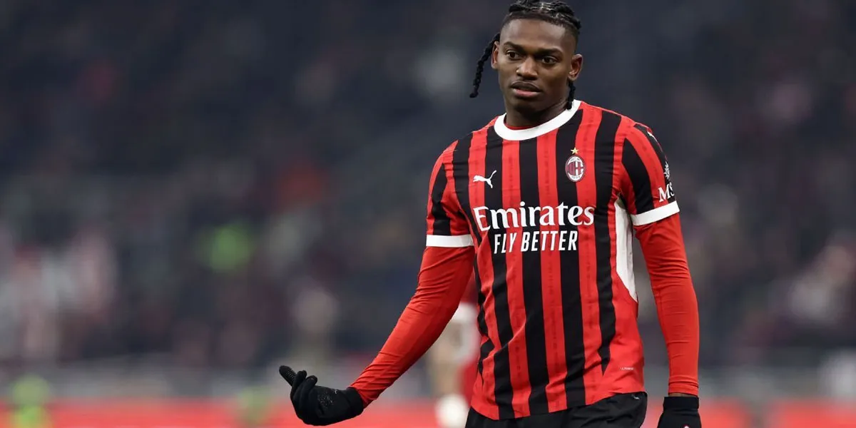 Rumor Transfer: Barcelona Pertimbangkan Pertukaran Araujo dengan Rafael Leao